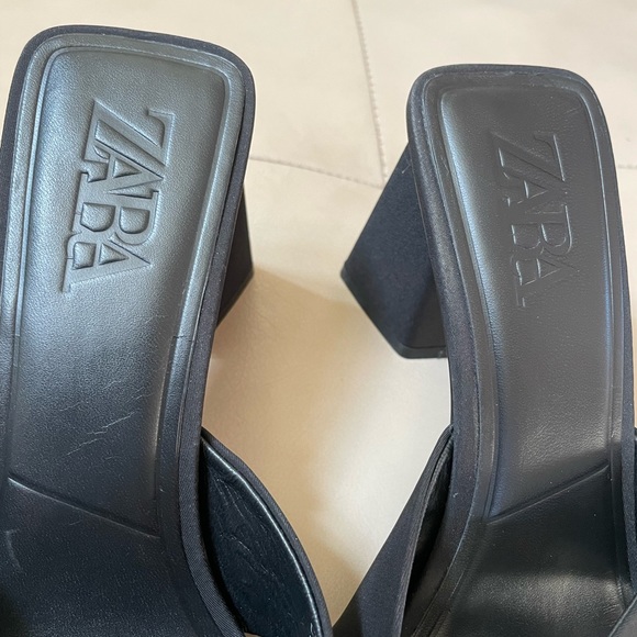 Zara Black High Heel Sandals, Backless Criss-Cross Straps, High Heel - Picture 3 of 7